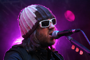 Badly Drawn Boy performing at Dpercussion